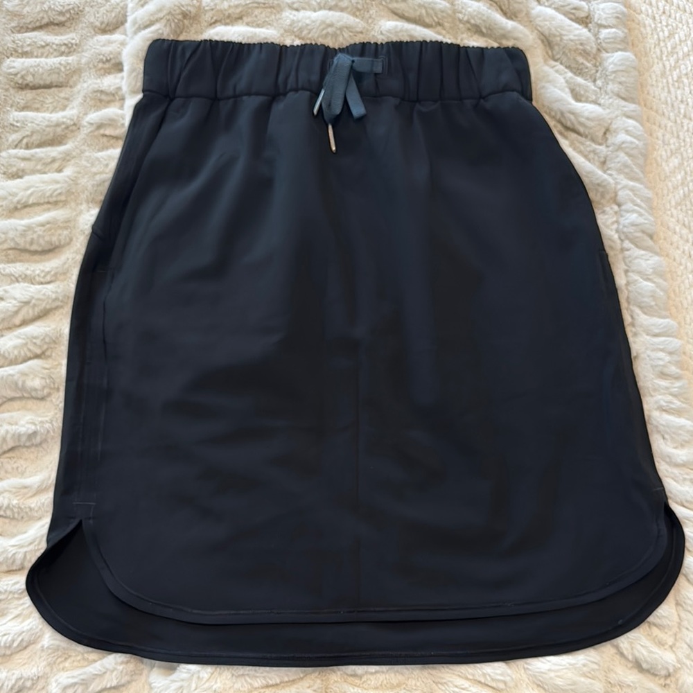 Women’s Lululemon Black Athletic Skirt 6